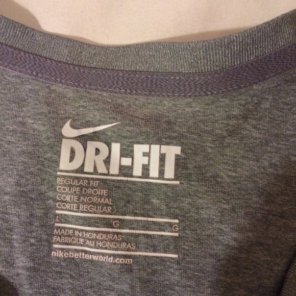 Nike WOMENS Dri-Fit Legend V-NECK Polyester TShirt - Picture 4 of 4
